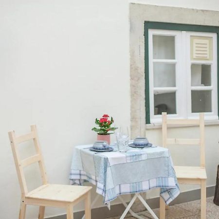 Alfama Charming Apt With 2 Free Bikes By Timecooler Leilighet Lisboa Eksteriør bilde