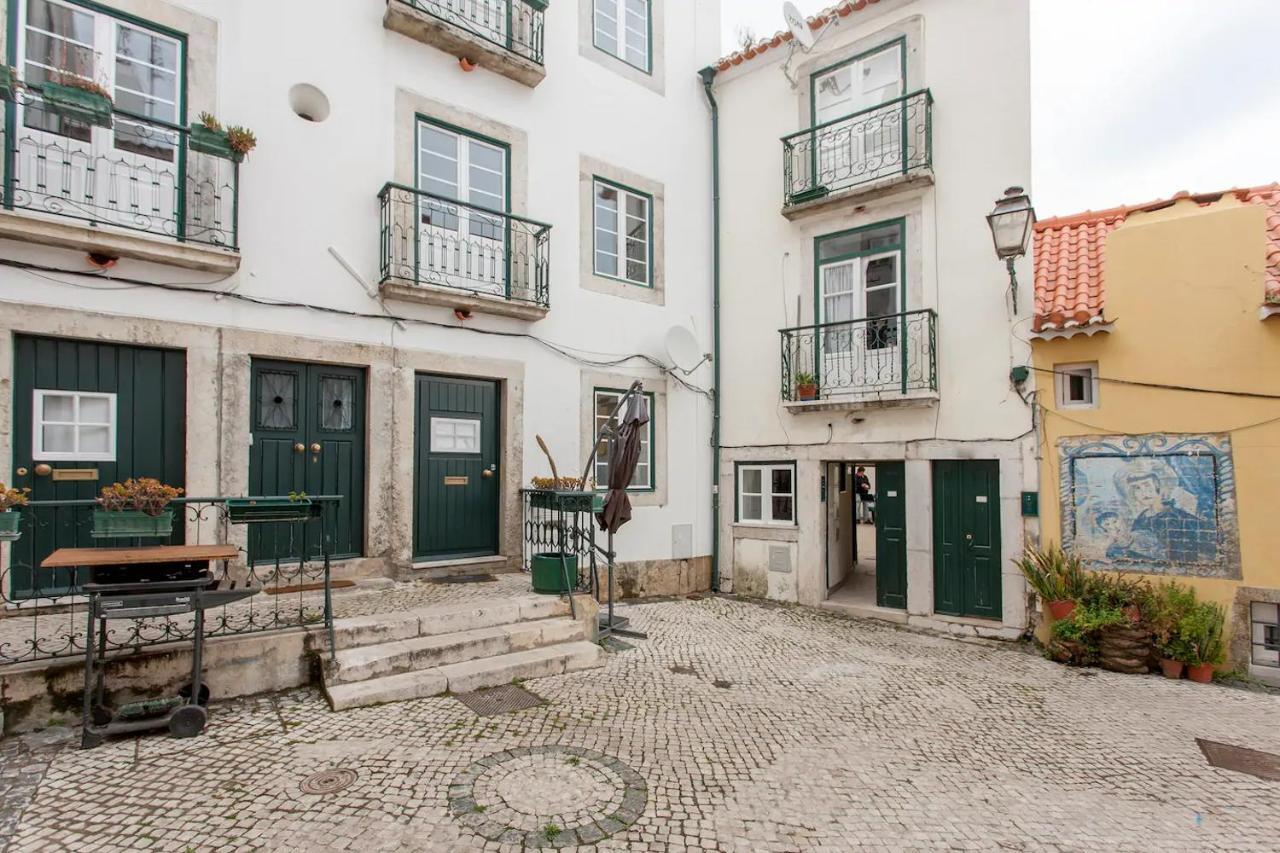 Alfama Charming Apt With 2 Free Bikes By Timecooler Leilighet Lisboa Eksteriør bilde